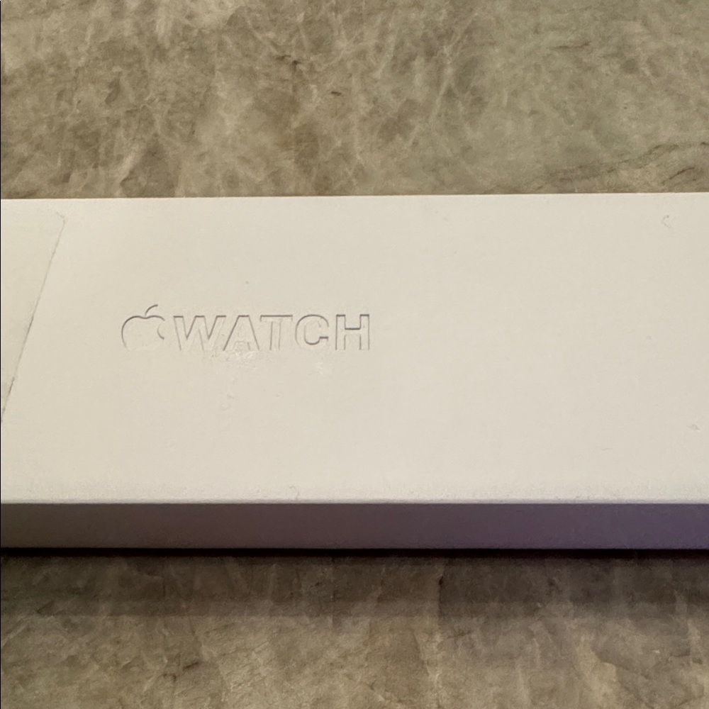 Apple Watch Series 8 GPS + Cellular Stainless Steel Case Gold 41mm Milanese Loop - Picture 11 of 12